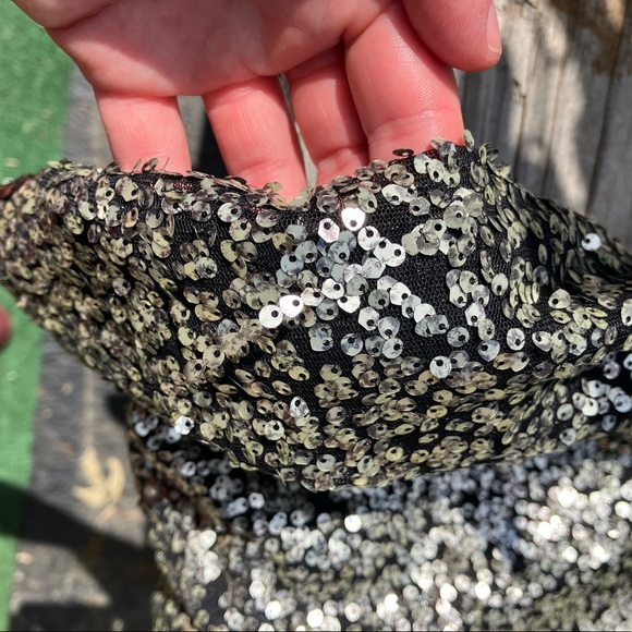 Maurices silver sequined skirt, size M. NWT. - Picture 3 of 7